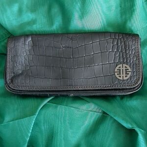 EUC Antonio Melani clutch